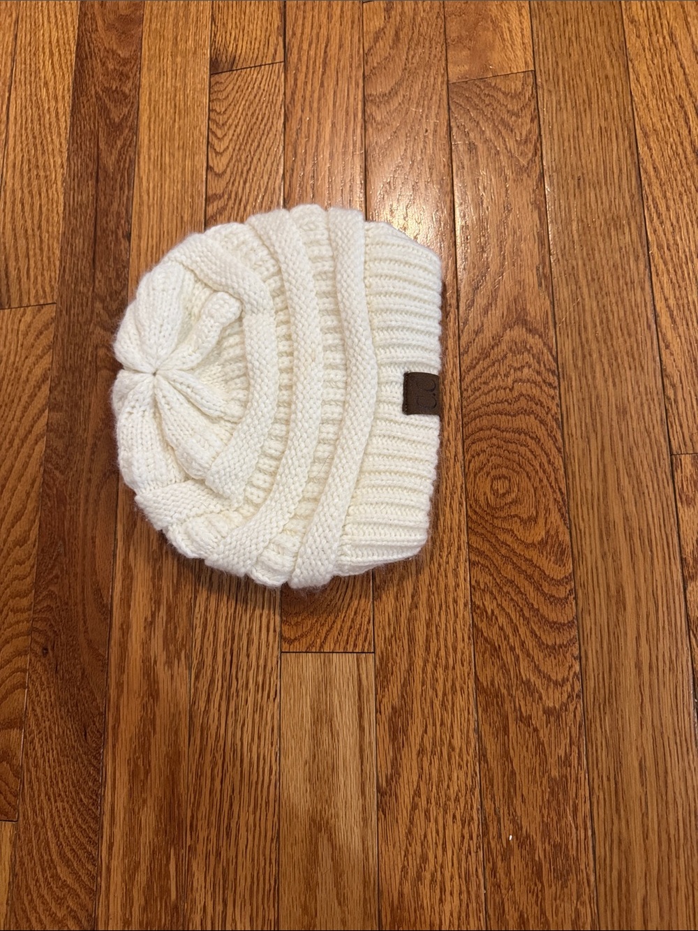 Womens Knit Beanie - Cream